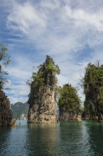 Lake with jungle and rainforest and steep mountains, Cheow Lan Lake, Khao Sok National Park, Phang