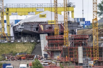 Rhine bridge Duisburg-Neuenkamp, motorway A40, start of construction of the second bridge, bridge