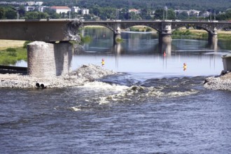 Demolition of the partially collapsed Carola Bridge, condition on 21 June 2025, Dresden, Saxony,