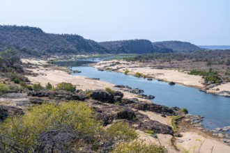 Olifants River, dry savannah, Kruger National Park, South Africa