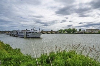 Libourne, Gironde, Nouvelle-Aquitaine, Saint-Emilion and Pomerol, Southwestern France