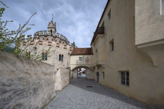 Left: Castel Sant'Angelo, Romanesque around 1200, Castel Saint Angelo, Neustift St Margarethen