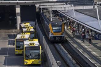 Connection of public transport by rail, road and long-distance railway at Utrecht Centraal station,