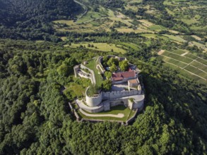 Luftbild von der hochmittelalterlichen Burgruine, Höhenburg Hohenneuffen am Albtrauf, Neuffen,