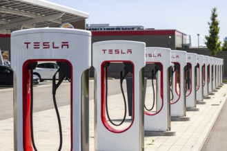 Merklingen charging park in the Swabian Alb. There are charging stations from Ionity and Tesla at
