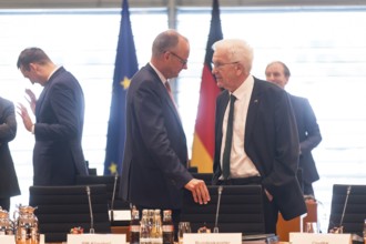 Friedrich Merz (CDU, Federal Chancellor) and Winfried Kretschmann (Bündnis90/Die Grünen, Minister