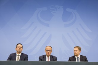 Olaf Lies (SPD, Minister President of Lower Saxony), Friedrich Merz (CDU, Federal Chancellor) and