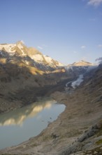 View from Franz Joseph Höhe into the mountains (Großglockner) with Pasterze on a sunny day at
