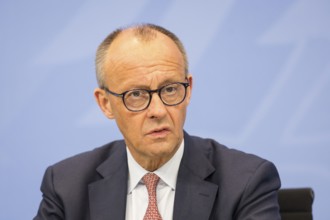 Federal Chancellor Merz (CDU, Federal Chancellor) during a press conference after the consultation