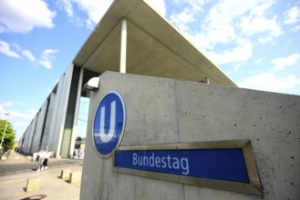 Entrance to the Bundestag underground station at Paul Löbe House