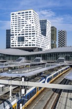 Utrecht Centraal railway station, tracks and concourse, trains of Nederlandse Spoorwegen N.V. state
