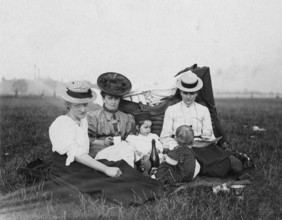 Women with children, outing, picnic, 1910s, outdoor picnic with two woman and children in vintage