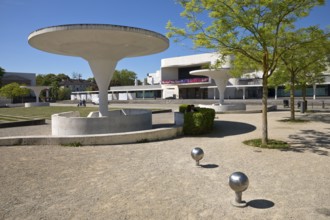 Georg-Büchner-Platz with white concrete mushrooms and the State Theatre, public square, Darmstadt,