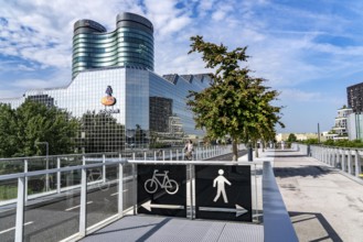 The Moreelsebrug, pedestrian and cyclist bridge over the tracks of Utrecht Centraal, Central
