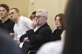 Former Foreign Minister Joschka fisherman during a discussion with Viadrina students. The occasion