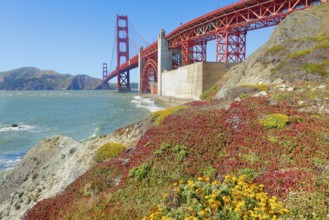 View of Golden Gate Bridge from Bakery beach, San Francisco, California, USA
