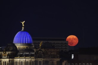 Bright strawberry moon on 11 June 2025 over Dresden, Saxony, Germany