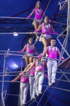 Performance by Circus Barelli in Mannheim***picture: High-wire acrobatics by the Robles troupe