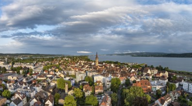 Luftbild, Panorama von der Stadt Radolfzell am Bodensee mit dem Radolfzeller Münster von der