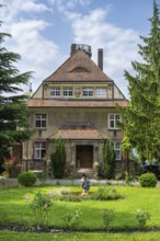 Die Villa Wolf wurde 1911 für den Ehrenbürger Karl Wolf und seine Frau Emilie erbaut. Das Anwesen