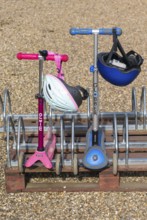 Safety helmets on children's scooters, UK