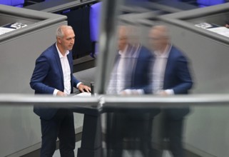 Christoph Schmidt (SPD) speaks on the Gaza war item on the agenda of the eleventh session of the