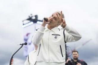 Felix Brummer (Felix Kummer), singer of Kraftklub at a secret gig of the band at the Rock am Ring
