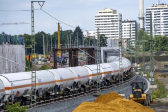 Reconstruction, extension of the Emmerich-Oberhausen railway line, three tracks, including 47 new