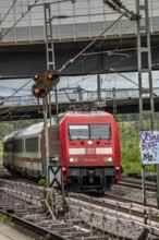 IC train, Intercity, on the line between Bochum and Dortmund, at Dortmund-Marten, multi-track line