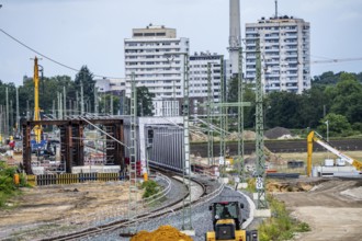 Reconstruction, extension of the Emmerich-Oberhausen railway line, three tracks, including 47 new