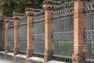 Fence of the National Yuri Fedkovych University, founded in 1875, Czernowicz, Ukraine