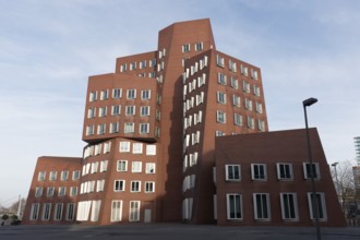New Zollhof by architect Frank O. Gehry, red house with brick façade, Gehry buildings in the