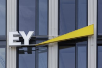 Ernst & Young, Logo Ey am Bürohochhaus Pandion Rise, auditing firm, Düsseldorf, North