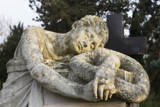 Julius Boos grave with sculpture of a mourning woman, Nordfriedhof Düsseldorf, North