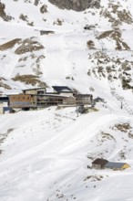 Edmund-Probst House and Höfatsblick Station, 1932m, Nebelhorn mountain station, 2224m, Allgäu Alps,