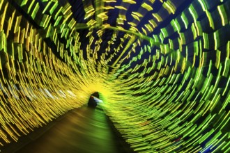 Light, tunnel, in motion, light tunnel, changes light color, light installation at park lights in
