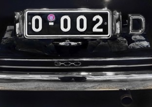 Number plate 0-002 on Adenauer's company car, Mercedes 300, detail, House of History, Bonn, North