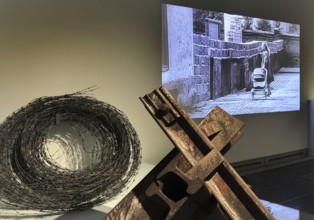 Construction of the Wall as a presentation in the House of History with original material and