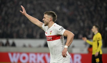 Goal celebration Ermedin Demirovic VfB Stuttgart (09) Gesture Gesture Football, UEFA EUROPA LEAGUE,