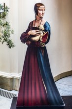 Display, lady with an ermine, first portrait of Leonardo da Vinci, around 1489, oil on panel,