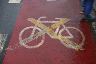 Red marked bicycle path blocked, Altstadt, Nuremberg, Middle Franconia, Bavaria, Germany