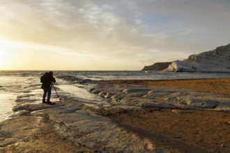 Photographer on the beach, Lido Scala dei Turchi, evening sun, Realmonte, Agrigento, Sicily, south