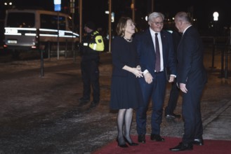 Frank-Walter Steinmeier and woman Elke Büdenbender are welcomed by Kai Wegner on arrival for dinner