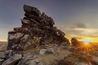 Teufelsmauer, Devil's Wall at sunrise, eroded sandstone rock formation Mittelsteine near