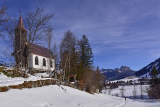 The Lourdes Chapel above Tannheim in the background the Rote Flüh, the Gimpel and the Köllnspitze,