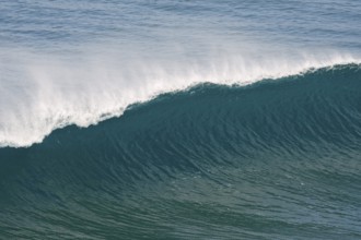 Breaking wave, Atlantic Ocean, Sagres, Algarve, Portugal