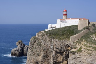 Lighthouse on the Cliff, Cabo de Sao Vicente, Cabo de São Vicente, Sagres, Algarve, Portugal
