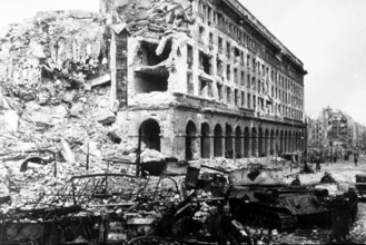 Destroyed house in Kreuzberg, early May 1945, Berlin, Germany