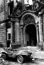 Berlin, Niederkirchnerstraße, Mitte, headquarters of the Gestapo, entrance, April 1945