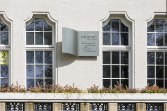 Memorial plaque at Stefan Heym House in Hoffmannstraße, Art Nouveau villas and Wilhelminian era